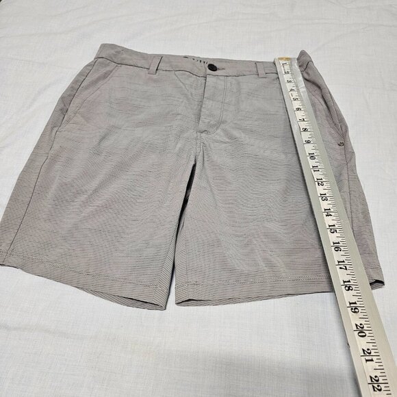 Vuori Pebble Men Shorts  Size 30 Steel - Picture 7 of 14